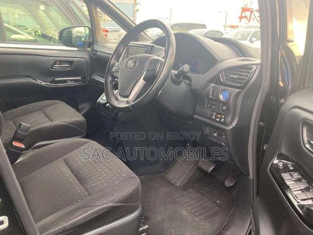 Toyota Noah G edition Hyb 2020