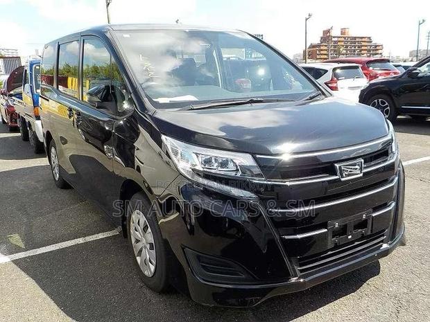 Toyota Noah Non Hybrid X Black 2021