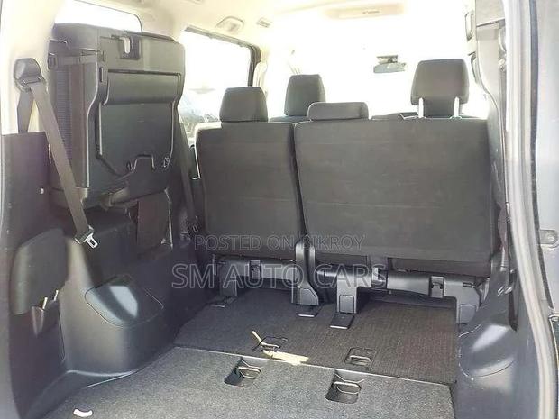Toyota Noah Non Hybrid X Black 2021