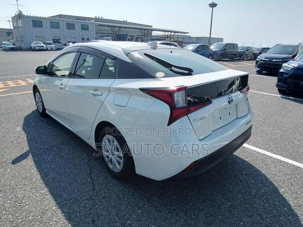 Toyota Prius S Pearl 4 Point 2020