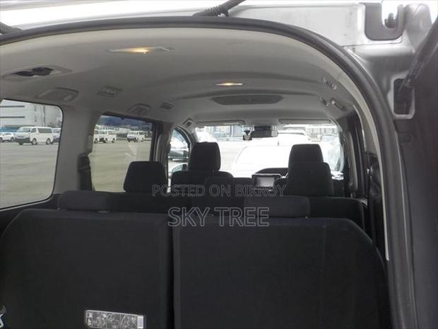 Toyota Noah x p a c k g e 2021
