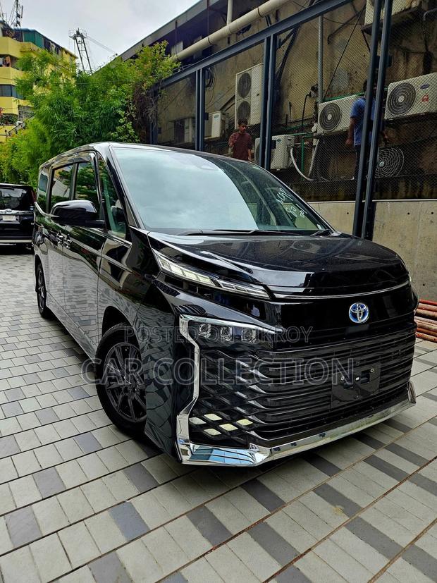 Toyota Voxy S-Z 2022