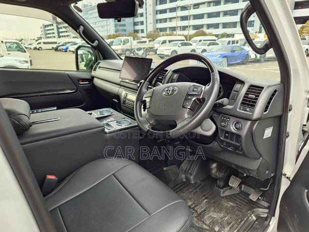 Toyota Hiace SUPER GL DARK PRIME 2022