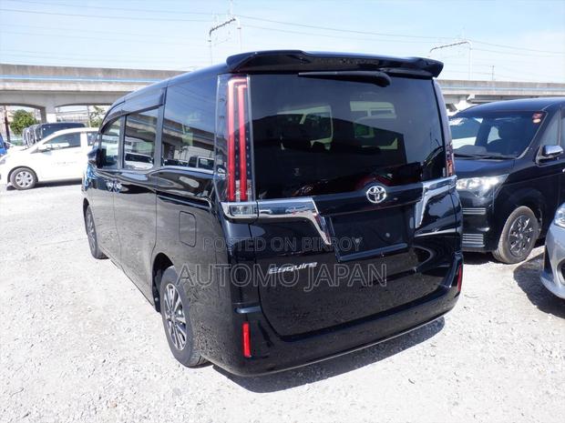 Toyota Esquire GI Leather 2020