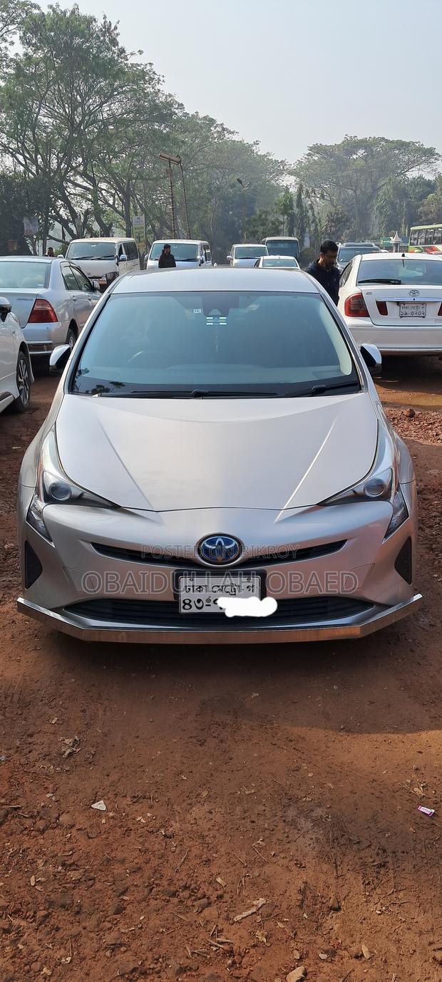 Toyota Prius S safety 2015