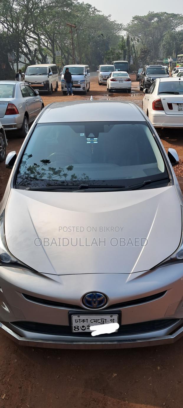 Toyota Prius S safety 2015