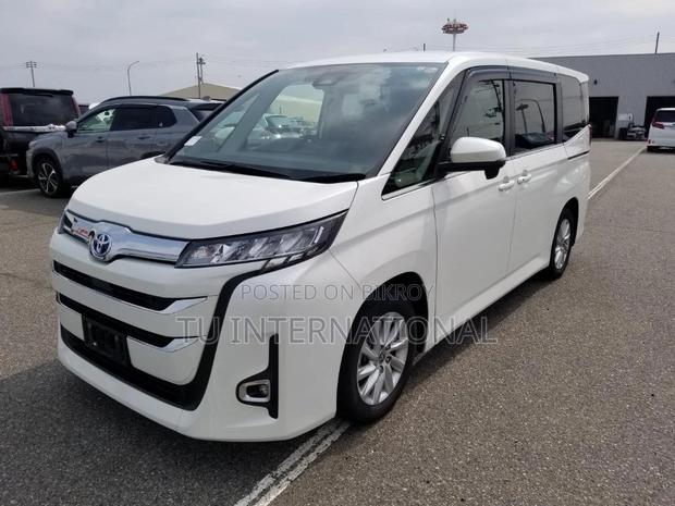 Toyota Noah Z PKG NEW SHAPE 2022