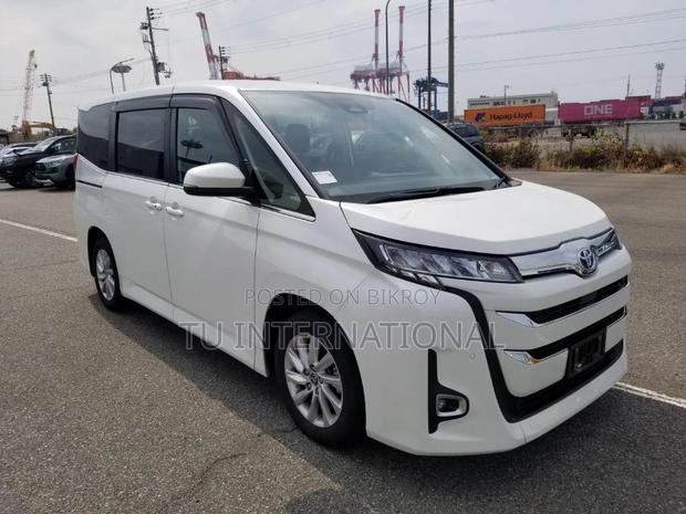 Toyota Noah Z PKG NEW SHAPE 2022
