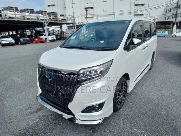 Toyota Esquire GI PREMIUM HYBRID 2021