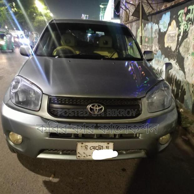 Toyota RAV4 silver 2003