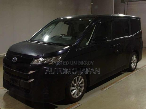 Toyota Noah G 2022