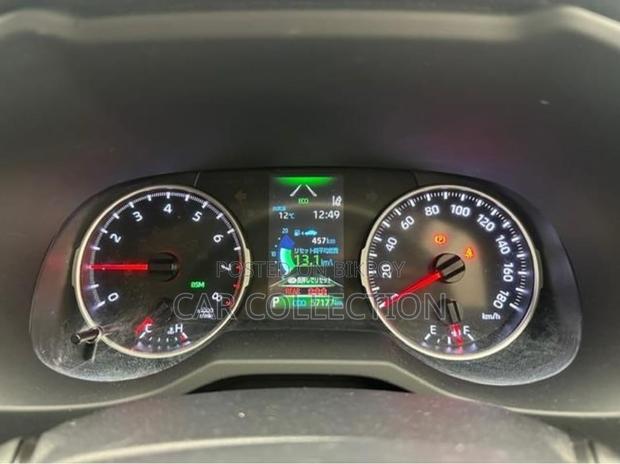 Toyota RAV4 G Hybrid Pearl 2021