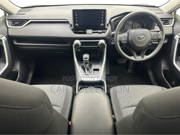 Toyota RAV4 G Hybrid Pearl 2021