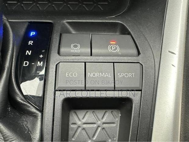 Toyota RAV4 G Hybrid Pearl 2021