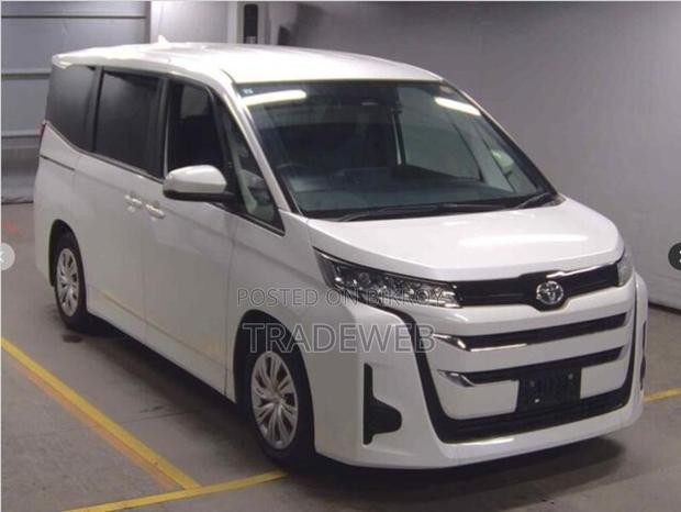 Toyota Noah X PACKAGE 2022 Model