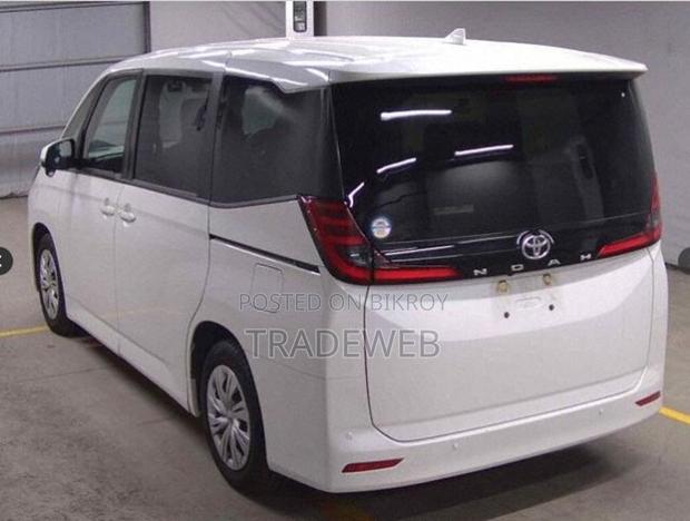 Toyota Noah X PACKAGE 2022 Model