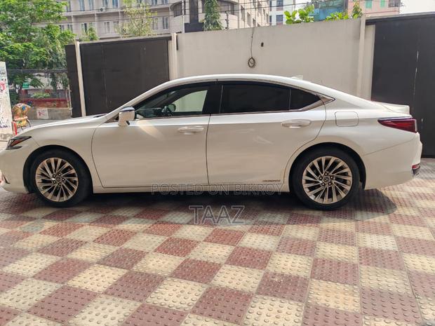 Lexus ES 300h 2019