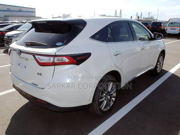 Toyota Harrier Progress S Hybrid 2019