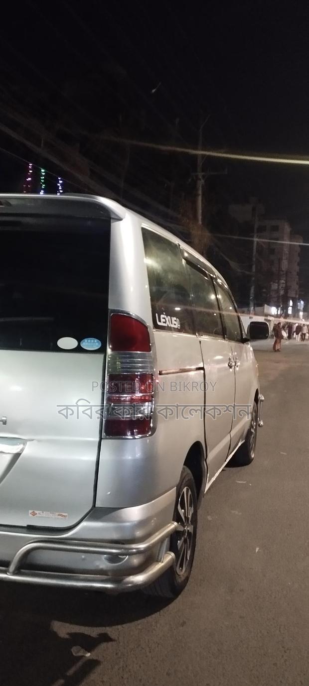Toyota Noah x 2003