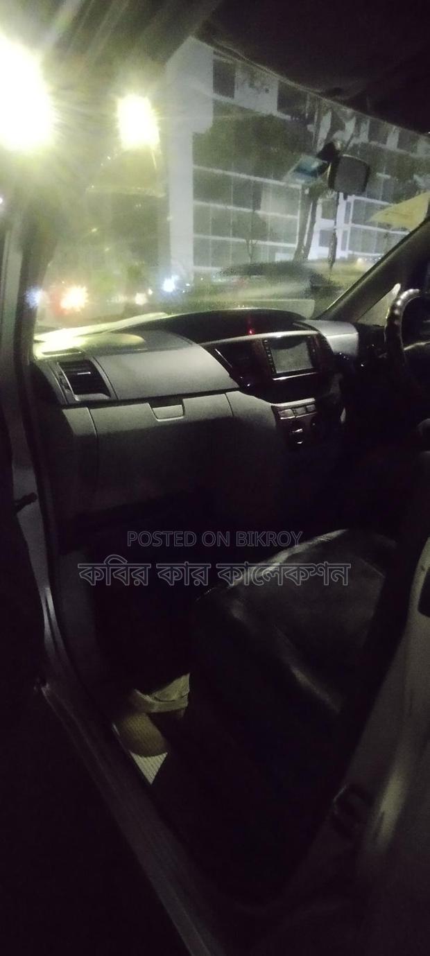 Toyota Noah x 2003