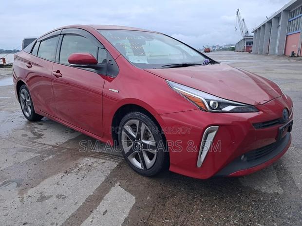 Toyota Prius S Touring Selection 2019