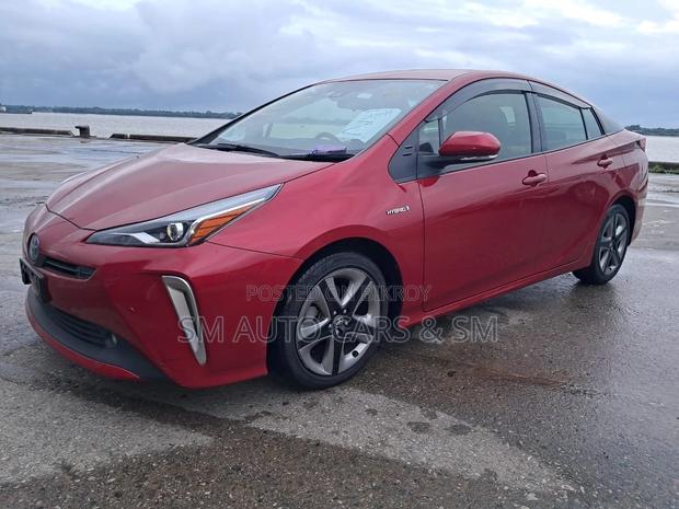 Toyota Prius S Touring Selection 2019
