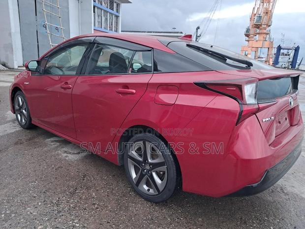 Toyota Prius S Touring Selection 2019