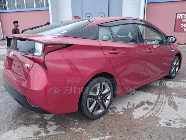 Toyota Prius S Touring Selection 2019