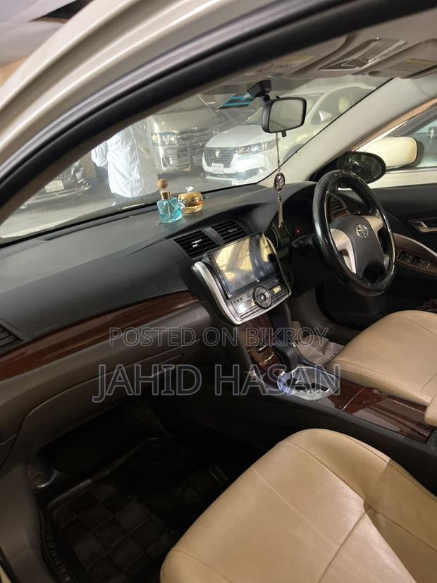 Toyota Allion . 2014