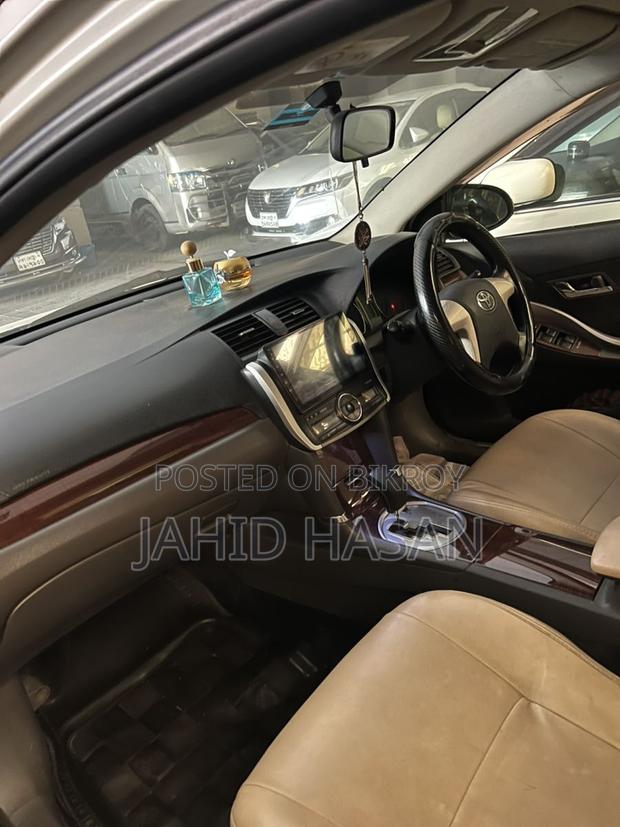 Toyota Allion . 2014