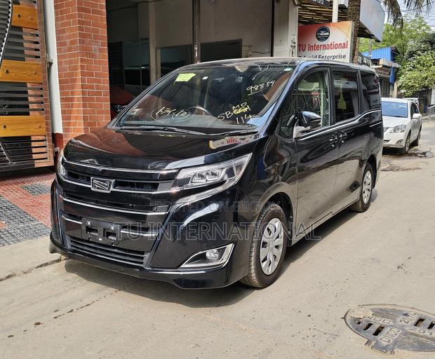 Toyota Noah X SMART PACKAGE 2021