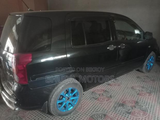 Toyota Raum . 2009