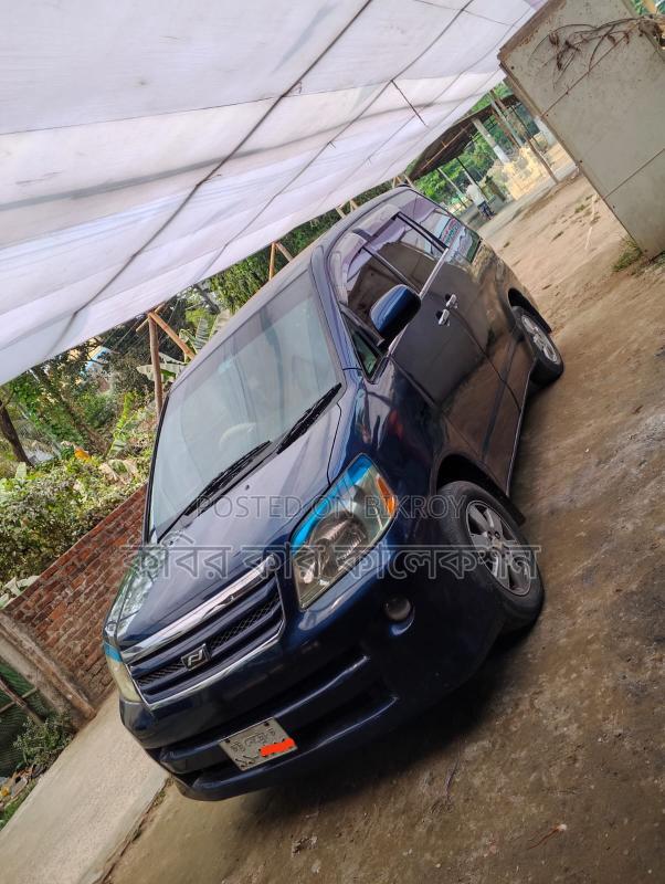 Toyota Noah X 2004