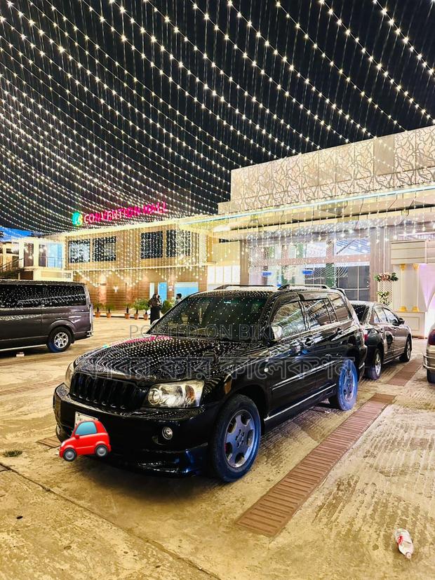 Toyota Kluger black 2003
