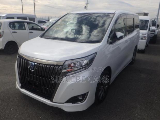 Toyota Esquire GI PREMIUM HYB 4.5 2021