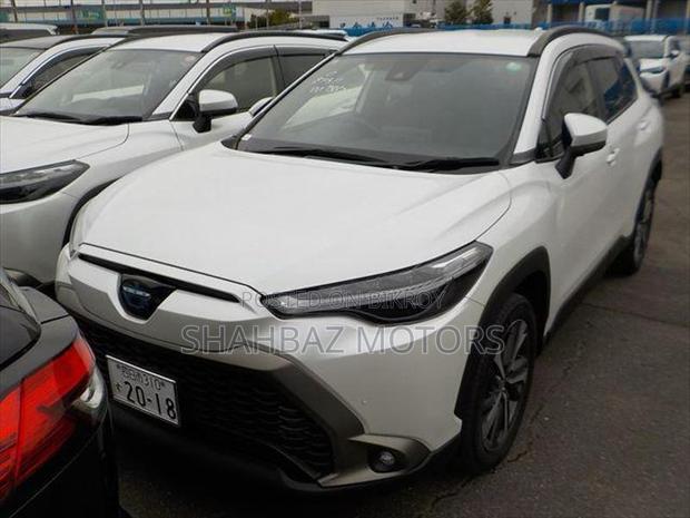 Toyota Corolla Cross 1.8 Hybrid AWD 2021 Pearl
