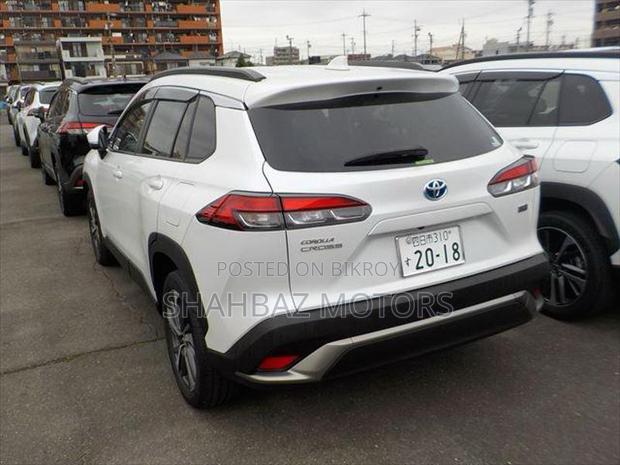 Toyota Corolla Cross 1.8 Hybrid AWD 2021 Pearl