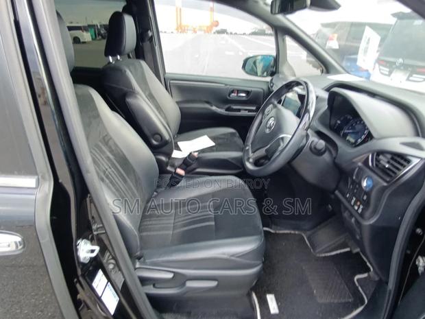 Toyota Esquire Hybrid Gi Premium 2021