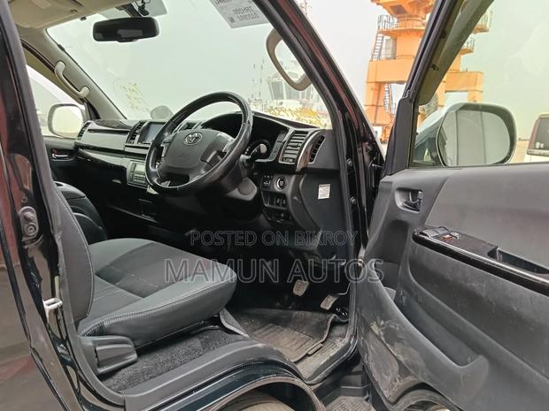 Toyota Hiace SUPER GL black 2020