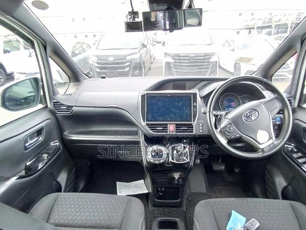 Toyota Noah G HYB 2 DOOR PWR 2021