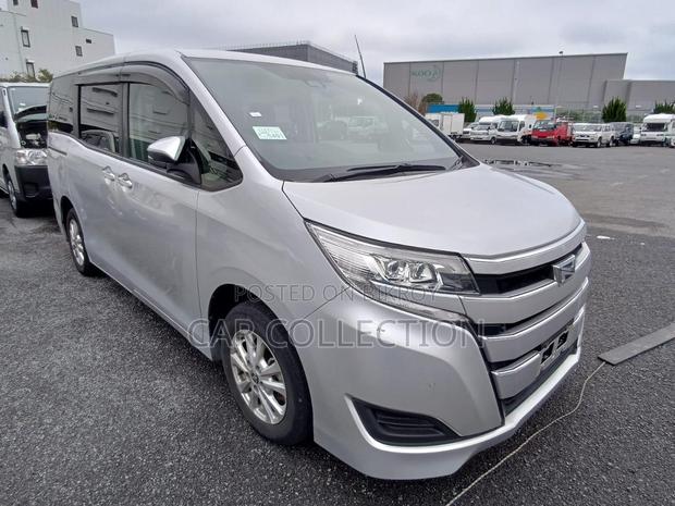 Toyota Noah X Smart Hyb Silver 2020