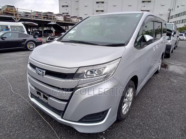 Toyota Noah X Smart Hyb Silver 2020