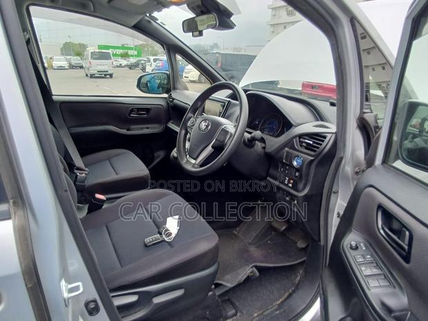 Toyota Noah X Smart Hyb Silver 2020