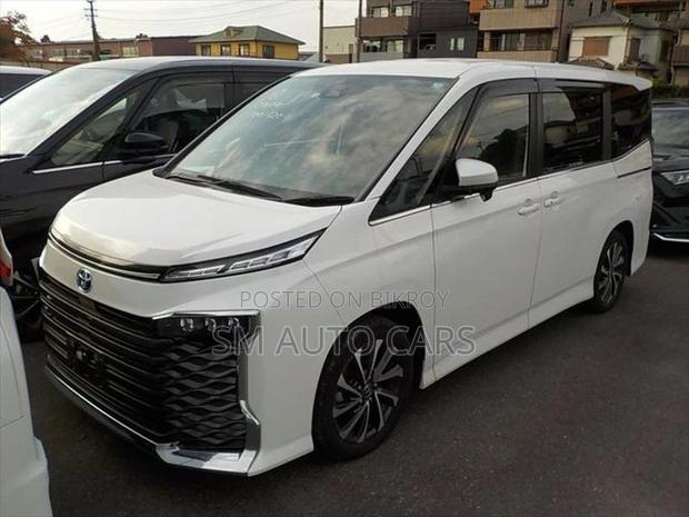 Toyota Voxy Hybrid SZ Pearl New 2022