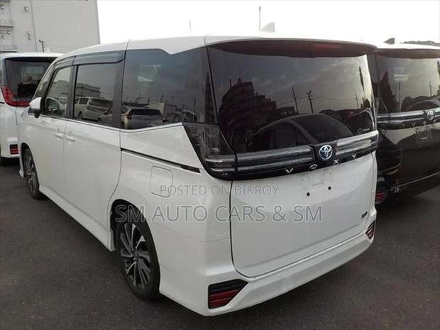 Toyota Voxy Hybrid SZ Pearl New 2022