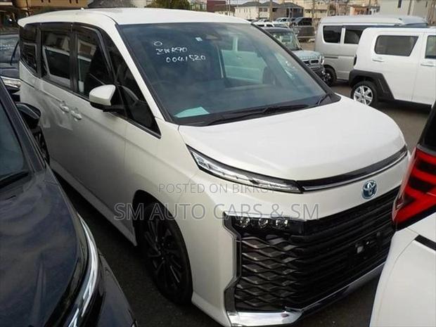 Toyota Voxy Hybrid SZ Pearl New 2022
