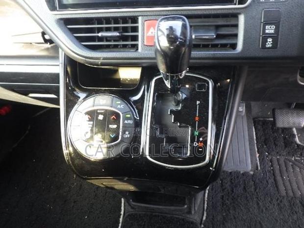 Toyota Noah Si Wxb Non Hy Pearl 2021