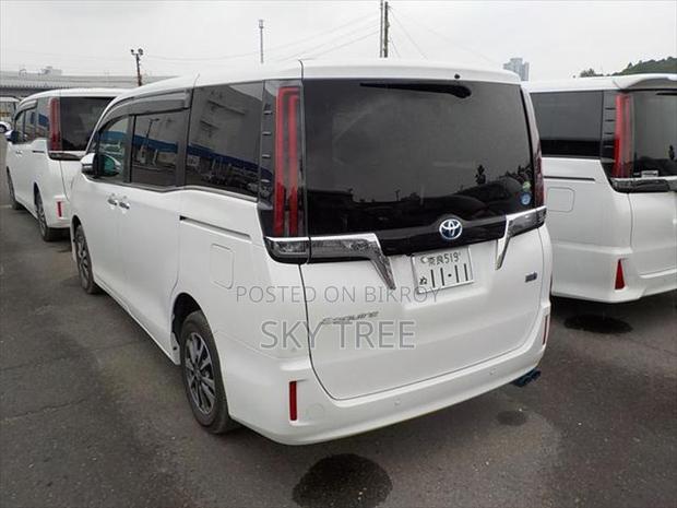 Toyota Esquire Gi Package 2021