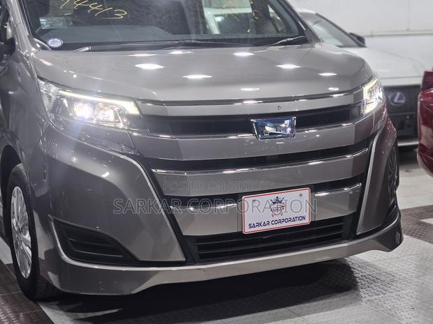 Toyota Noah X Package 2020