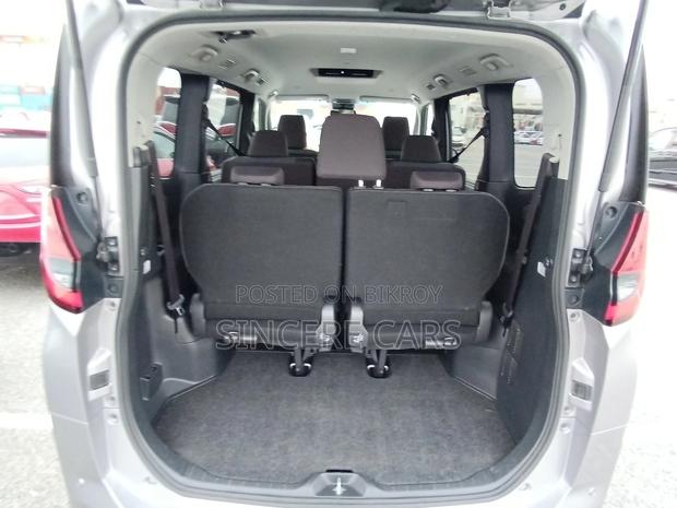Toyota Noah X PKG HYB 2022